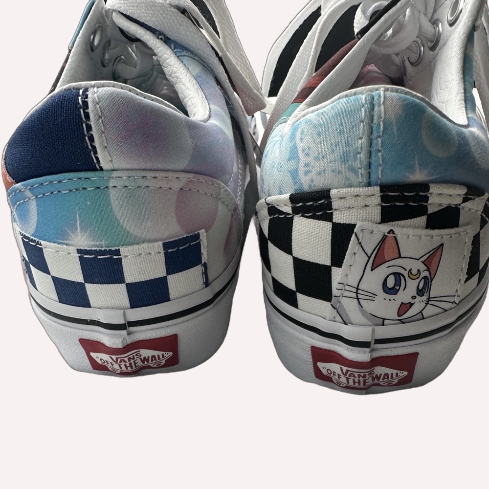 Vans x Sailor Moon Old Skool Sneakers - Picture 2 of 5